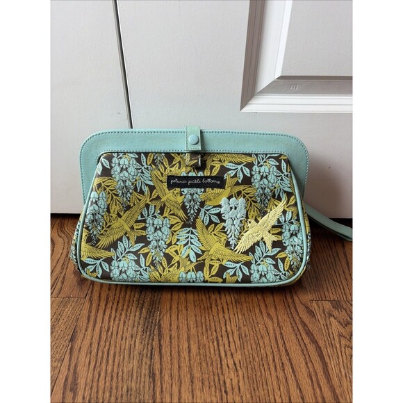 Petunia Pickle Bottom Handbags - Petunia Pickle Bottom Diaper bag Wristlet With Changing Pad